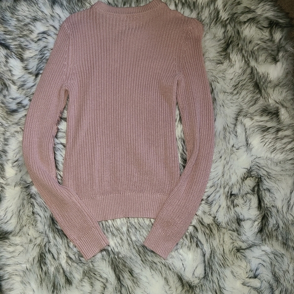 Guess sweater ๐ด SOLD ๐ด - Picture 4 of 4